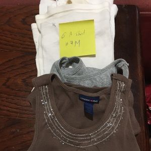 A shirt for girls.All are 6$